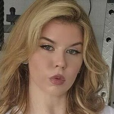 Sophie Larissa Weiss onlyfans leaks.