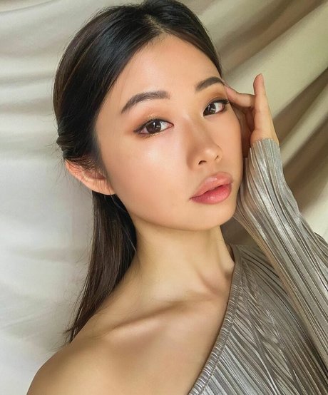 Emi Wong naked onlyfans pics