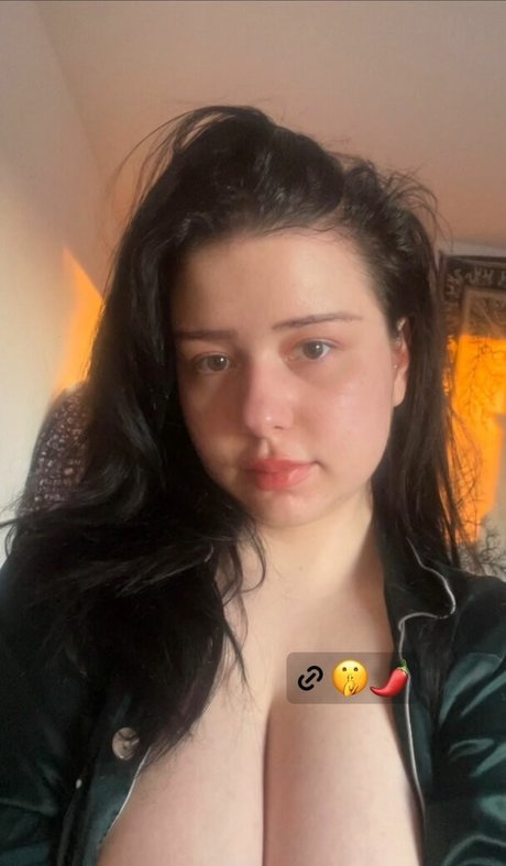 Daphne Dietz onlyfans model