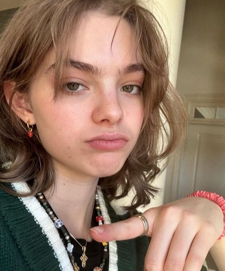 Isabel Myers naked only fans