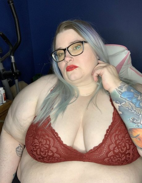 adenahx onlyfans ass