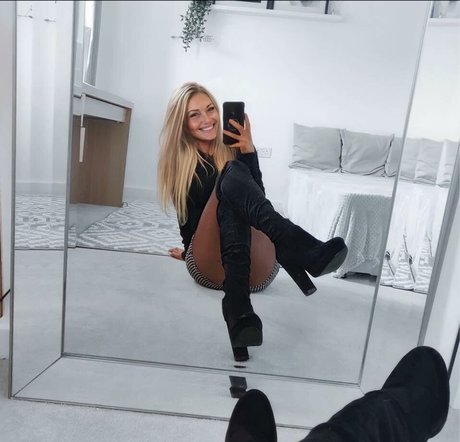 Rachel Dixon nude only fans