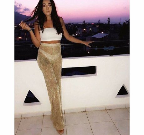 Chloe Reynolds onlyfans nude pics