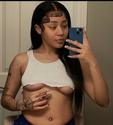 Isis Dior nude onlyfans pics