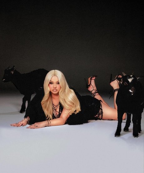 Alabama Barker only fans leak nude