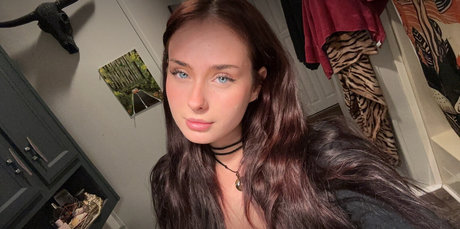 Autumn Gordon onlyfans leakes