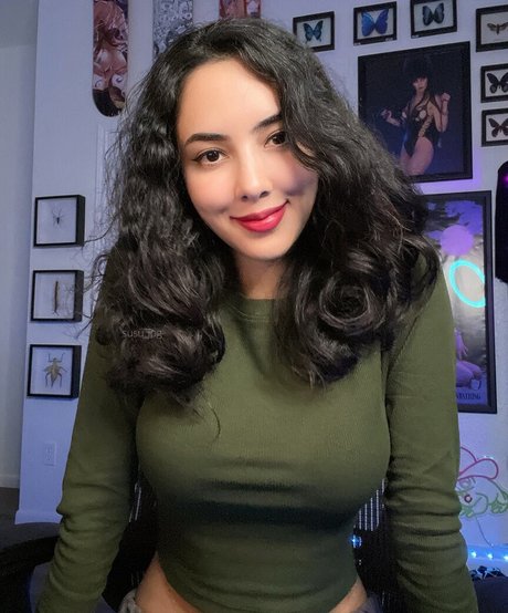 Swimsuit Succubus onlyfans page