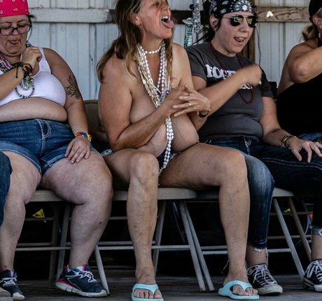 Busty Petra onlyfans creator