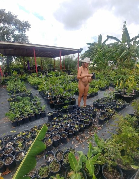 Busty Petra only fans nude leaks