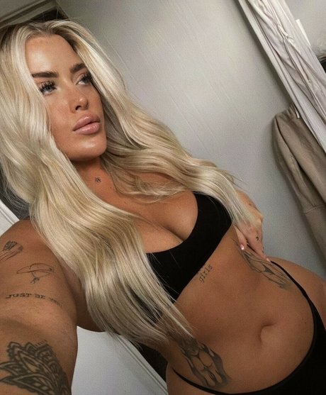 Libby Stokes onlyfans content type