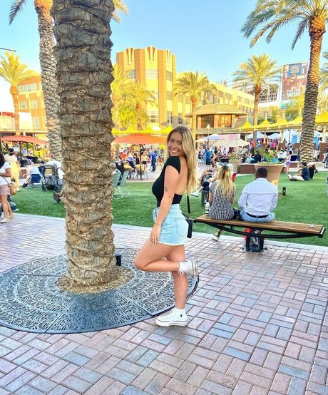 Caitlin Betterly nude onlyfans porn