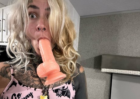 Vero Venturing nude porn onlyfans