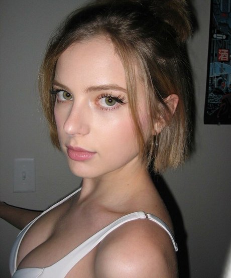 emmanuelleweddell onlyfans strip tease