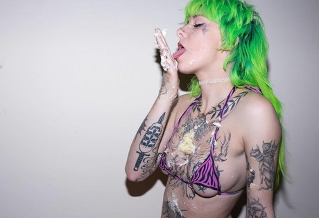 Avalon Valore onlyfans sexy