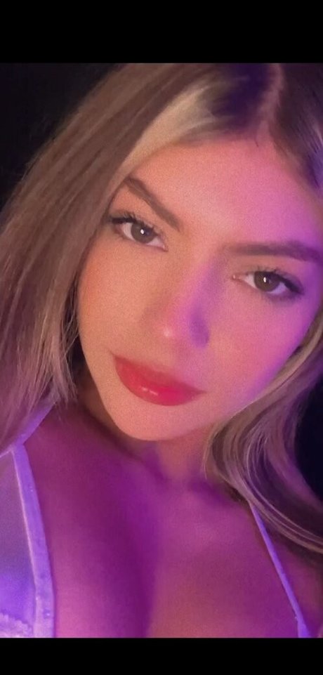 selenne schmitt onlyfans nude