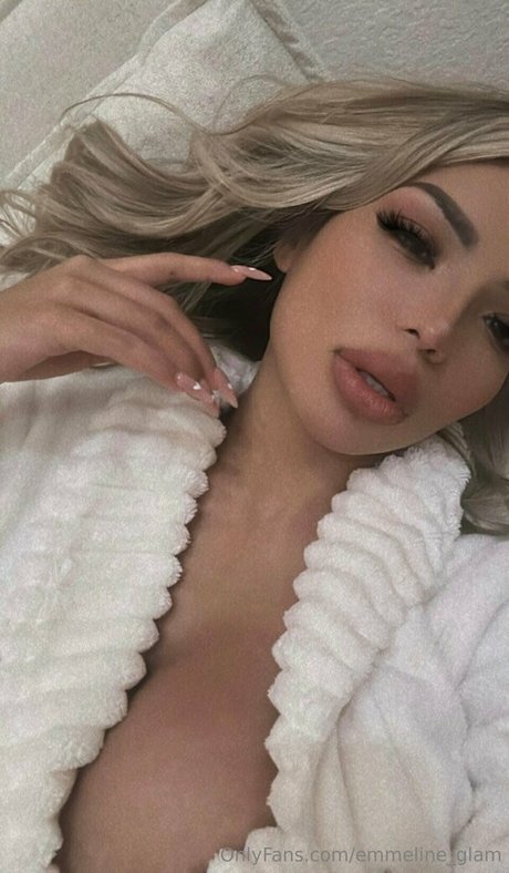 Emmeline Chavez onlyfans tits