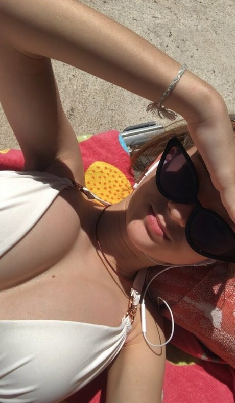 meena 053 onlyfans naked leaks