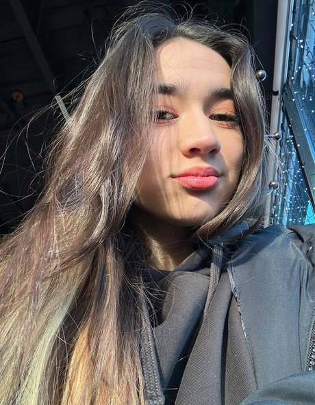 Mariemelons free onlyfans