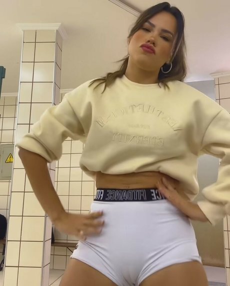 Taynah Smith nude only fans