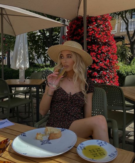 Nicola Hughes new onlyfans leaks