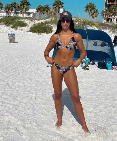 Indi Hartwell onlyfans de