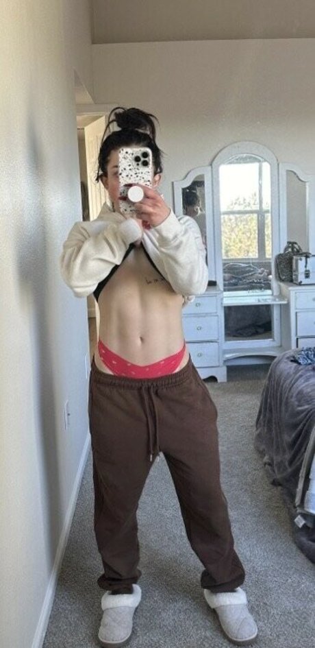 Lexie Herod onlyfans strip tease