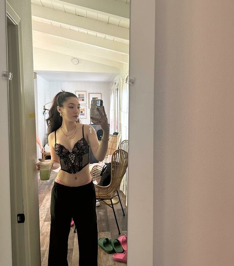 Minnie Mills onlyfans strip