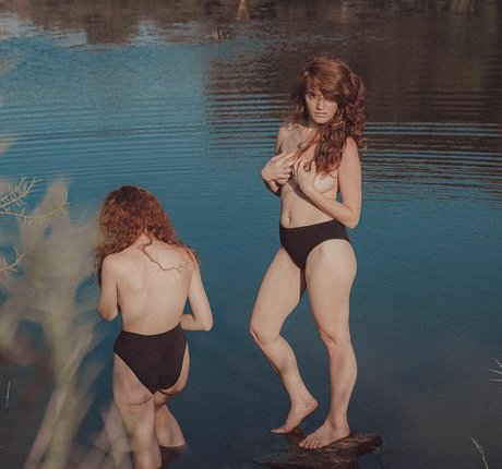 Dana And Marina Kushnir onlyfans ass