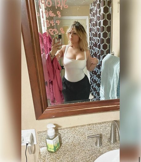 luvedbyhannah onlyfans naked leaks