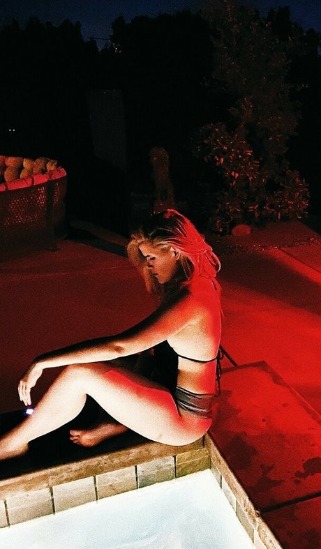 Erica Lindbeck onlyfans strip