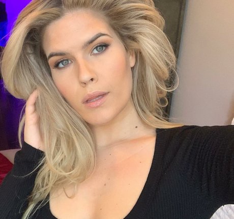 Erica Lindbeck onlyfans leaks porn