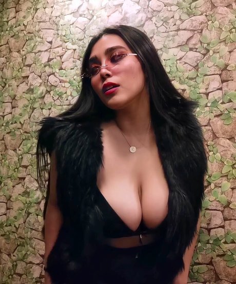 Jaqui Flores onlyfans model images