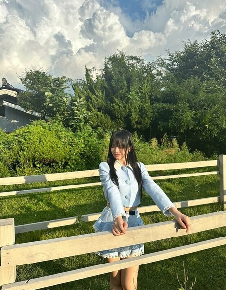 Hanni Pham naked onlyfans leak