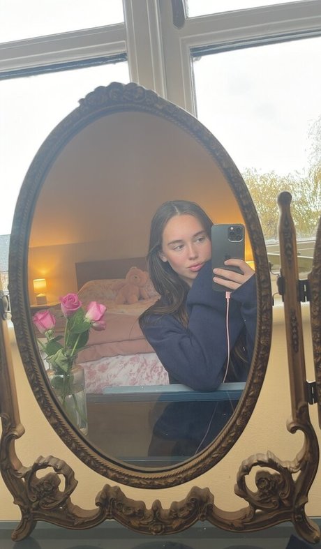 Kam Beahm onlyfans images