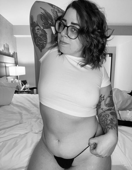 Stepstool Sarah only fans nude