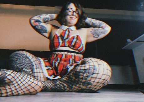 Stepstool Sarah naked onlyfans