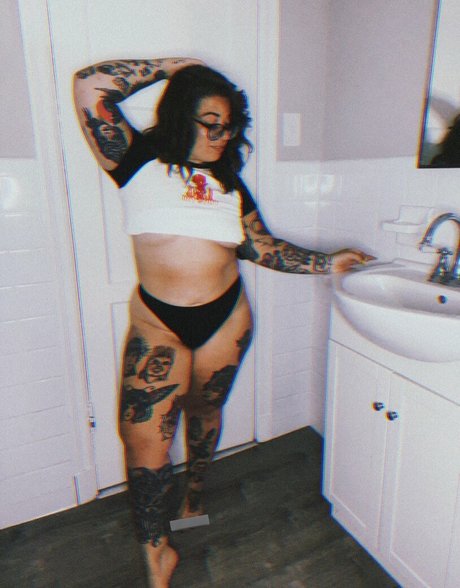 Stepstool Sarah nude onlyfans