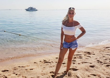 _miss manja_ nude onlyfans leaks