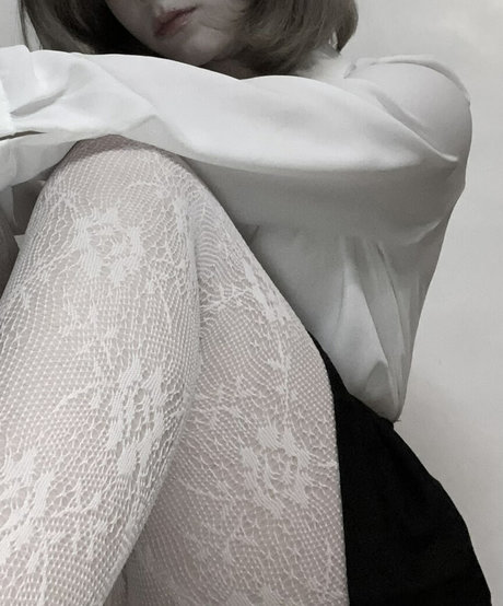 Vwemor strip onlyfans