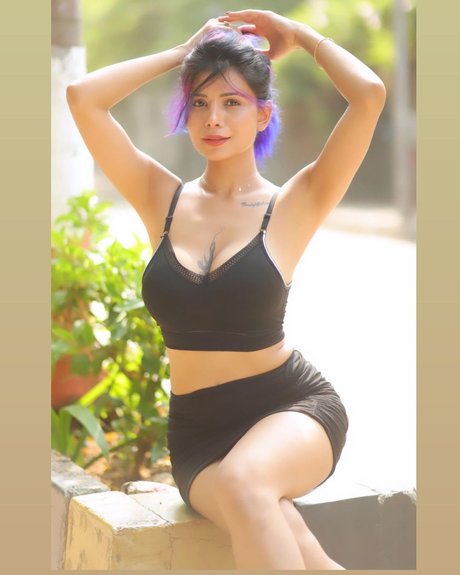 Annie Sharma Profile pic