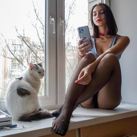 redhead slut onlyfans erotic pic