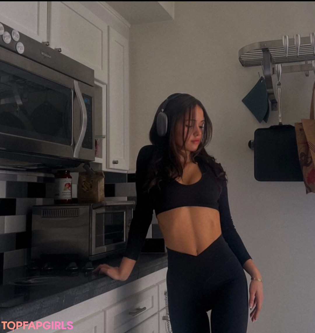 Laura Lindstrom onlyfans model