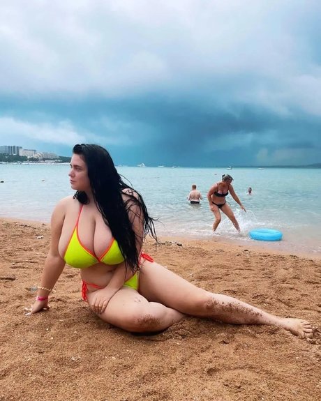 asian brunette onlyfans beautiful naked photo