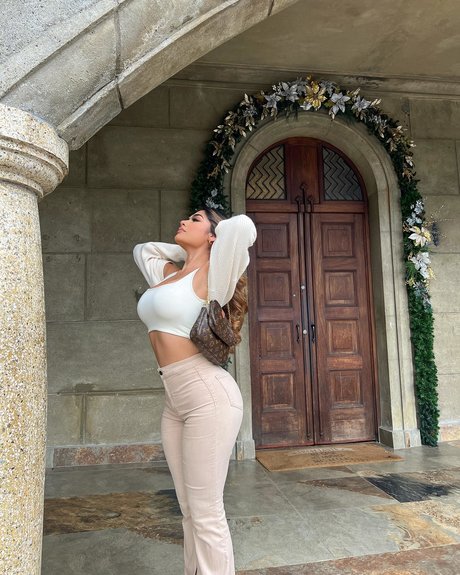 Maria Perez_ onlyfans topless