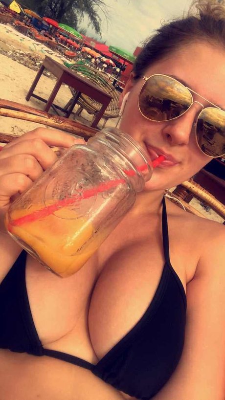 Claire Abbott porn onlyfans leak