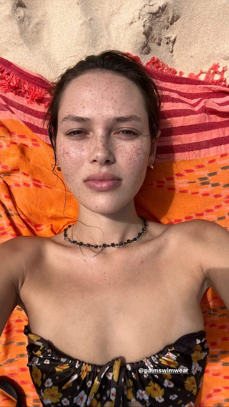 Naomi Stevens_ onlyfans photo