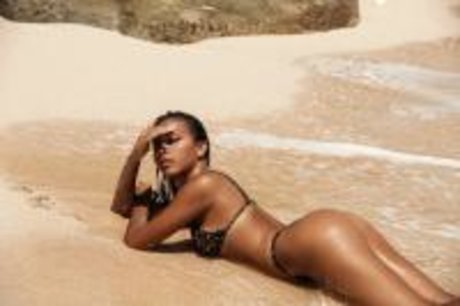 Caitlin North Lewis onlyfans leaked pics