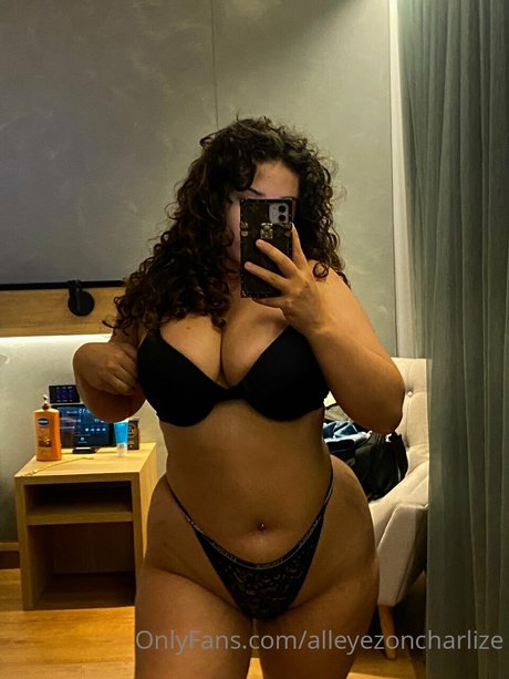 Charlize Tornatola onlyfans nude photos