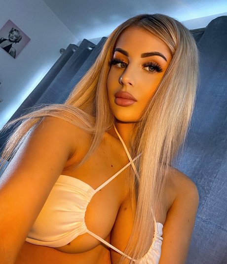 Jessica Chalkley_ feet onlyfans