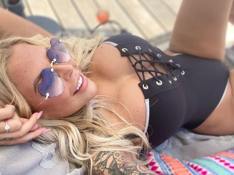 Yana Daems onlyfans picture